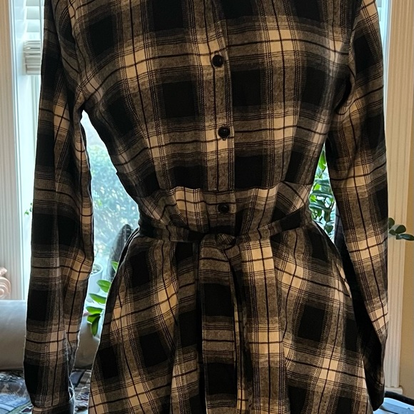 Size large black & white button down long sleeve plaid shirt dress with belt. - Picture 2 of 6